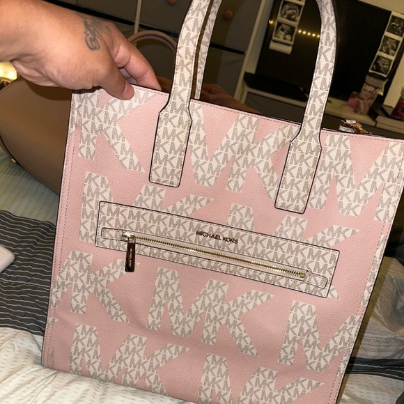 MK Kenly Large Tote Satchel Bag BRAND NEW ! - Picture 1 of 3